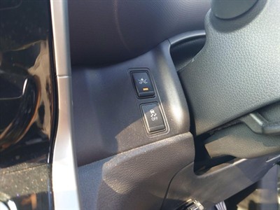 2017 Nissan Serena - Thumbnail