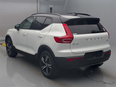 2021 Volvo XC40 - Thumbnail