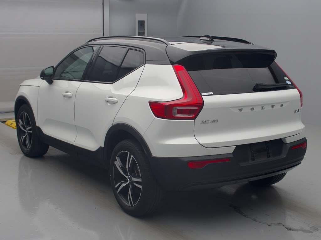 2021 Volvo XC40