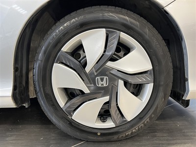 2017 Honda Grace - Thumbnail