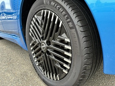 2022 Nissan Leaf - Thumbnail