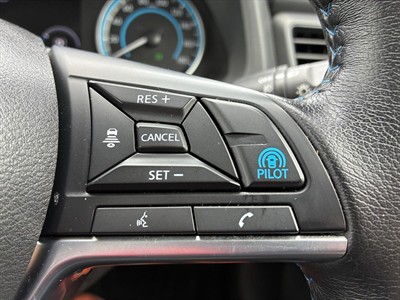 2022 Nissan Leaf - Thumbnail
