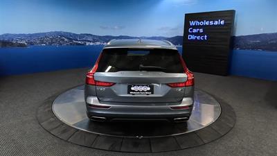 2019 Volvo V60 - Thumbnail