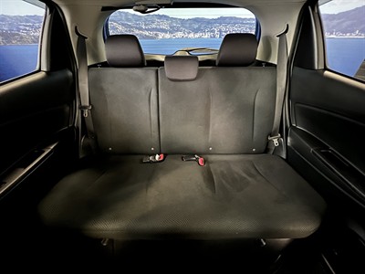 2018 Toyota Vitz - Thumbnail