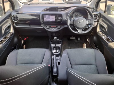 2018 Toyota Vitz - Thumbnail