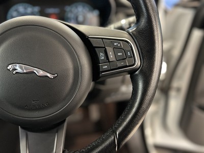 2018 Jaguar E-Pace - Thumbnail