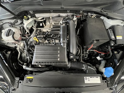 2016 Volkswagen Golf - Thumbnail
