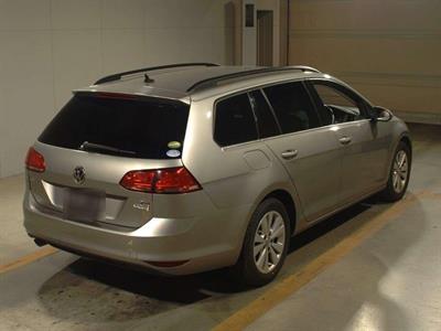 2016 Volkswagen Golf - Thumbnail