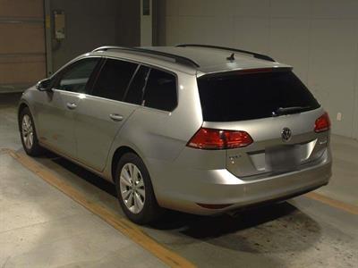 2016 Volkswagen Golf - Thumbnail