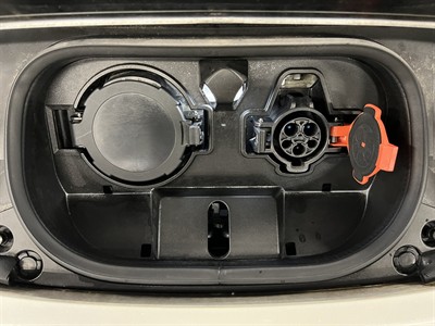 2022 Nissan Leaf - Thumbnail