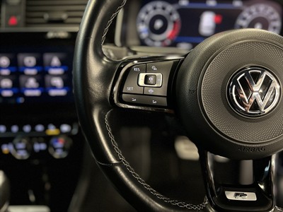 2019 Volkswagen Golf R - Thumbnail