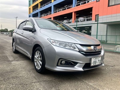 2015 Honda Grace - Thumbnail