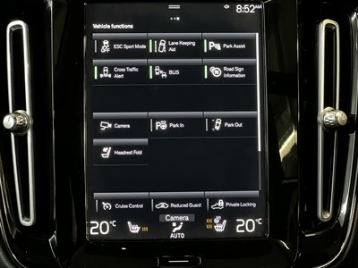 2022 Volvo XC40 - Thumbnail