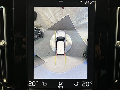 2022 Volvo XC40 - Thumbnail