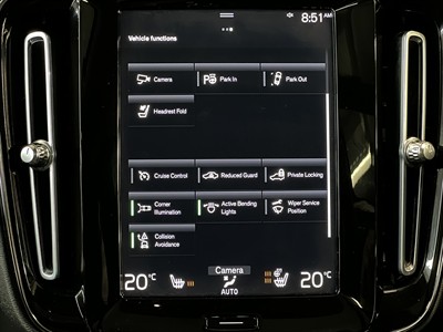 2022 Volvo XC40 - Thumbnail