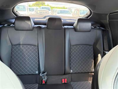 2019 Toyota C-HR - Thumbnail