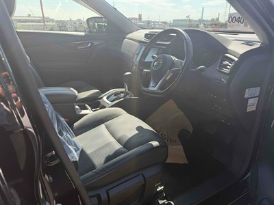 2022 Nissan Leaf - Thumbnail