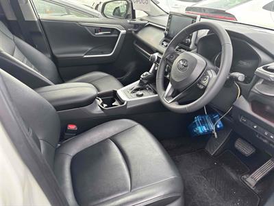 2020 Toyota RAV4 - Thumbnail