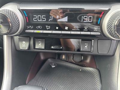 2020 Toyota RAV4 - Thumbnail