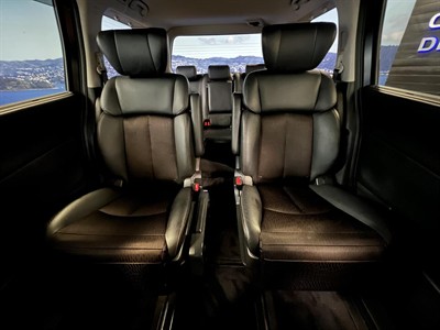 2019 Nissan Elgrand - Thumbnail