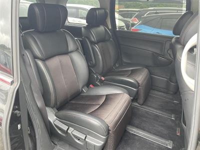 2019 Nissan Elgrand - Thumbnail