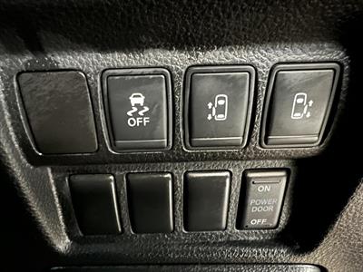 2016 Nissan Elgrand - Thumbnail