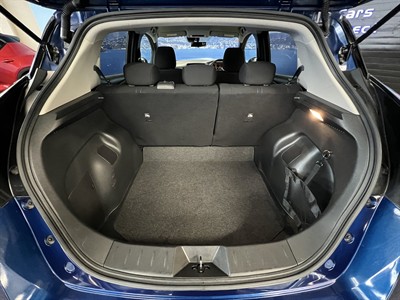 2022 Nissan Leaf - Thumbnail