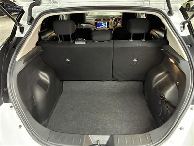 2022 Nissan Leaf - Thumbnail