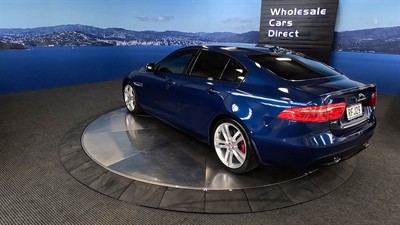2016 Jaguar XE - Thumbnail