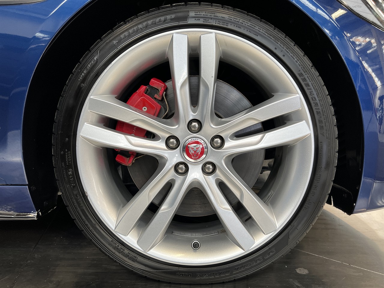 2016 Jaguar XE