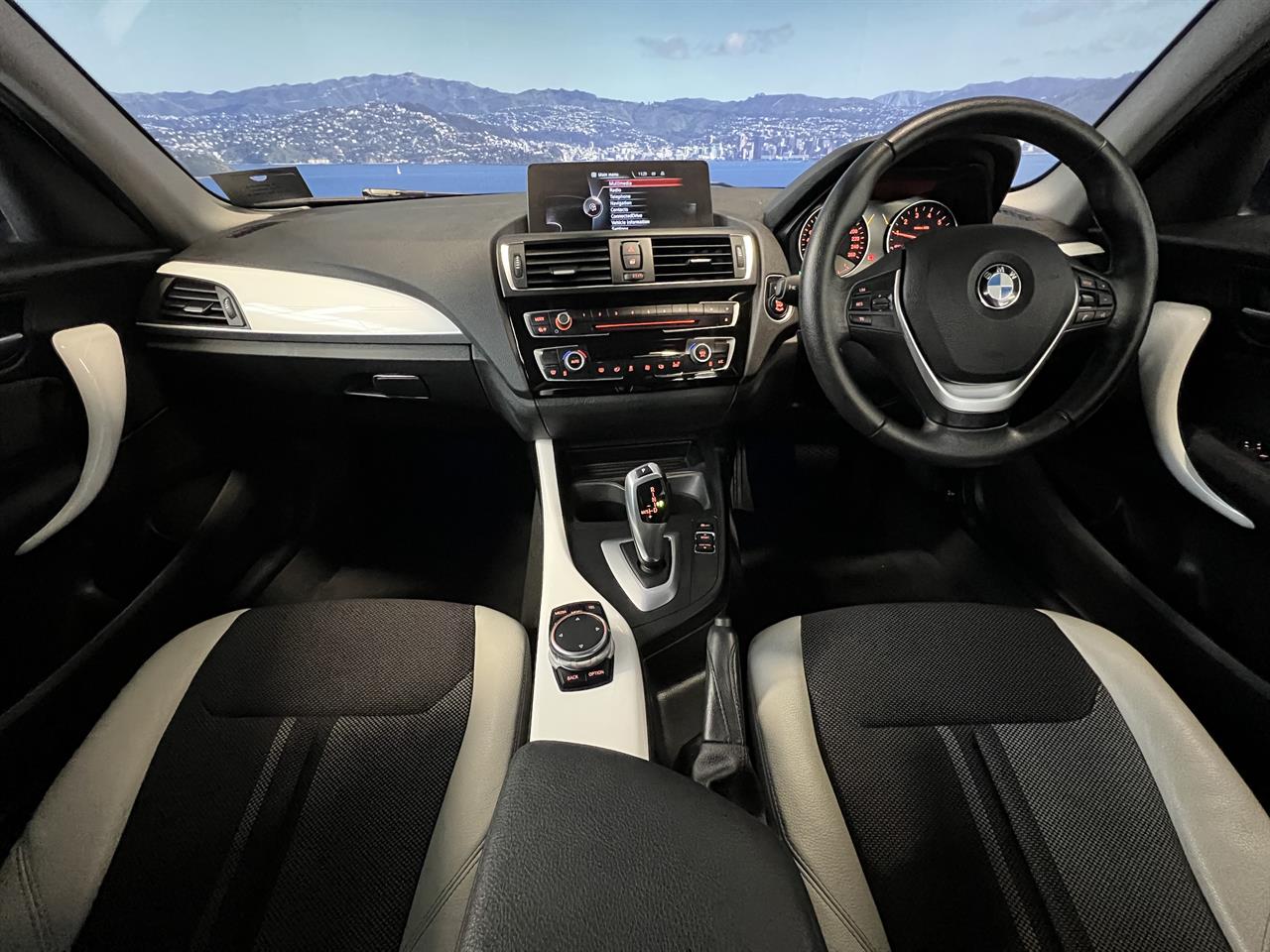2017 BMW 118i