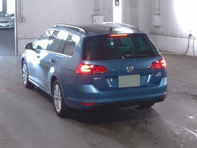2016 Volkswagen Golf - Thumbnail