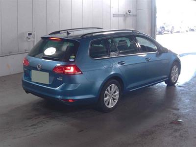 2016 Volkswagen Golf - Thumbnail