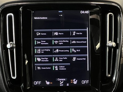 2021 Volvo XC40 - Thumbnail