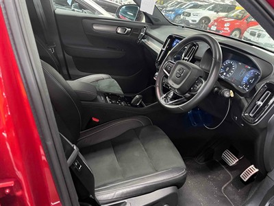 2021 Volvo XC40 - Thumbnail