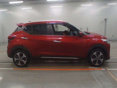 2022 Nissan Kicks - Thumbnail