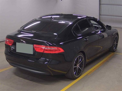 2016 Jaguar XE - Thumbnail