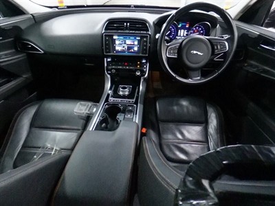 2016 Jaguar XE - Thumbnail