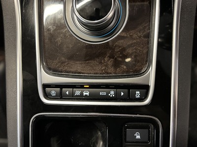 2019 Jaguar XF - Thumbnail