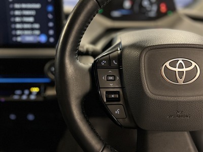 2023 Toyota Prius - Thumbnail