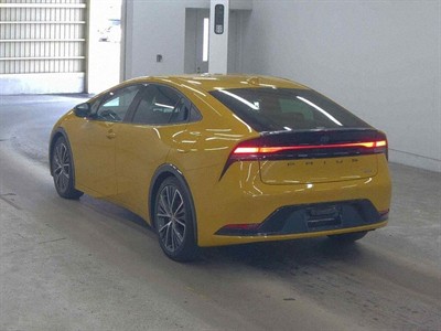 2023 Toyota Prius - Thumbnail