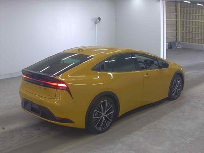 2023 Toyota Prius - Thumbnail