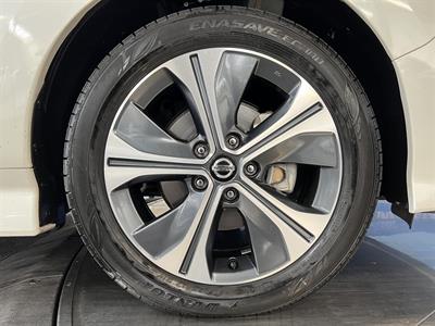 2020 Nissan Leaf - Thumbnail