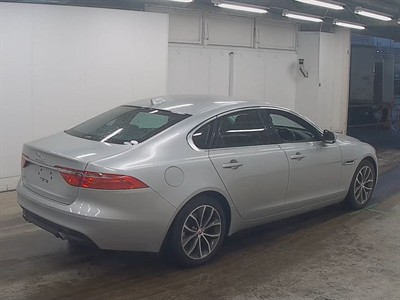 2019 Jaguar XF - Thumbnail