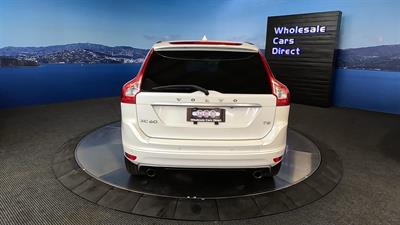 2015 Volvo XC60 - Thumbnail