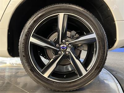 2015 Volvo XC60 - Thumbnail