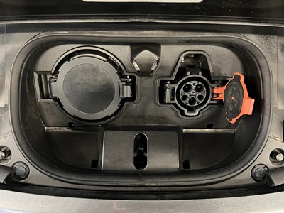 2021 Nissan Leaf - Thumbnail