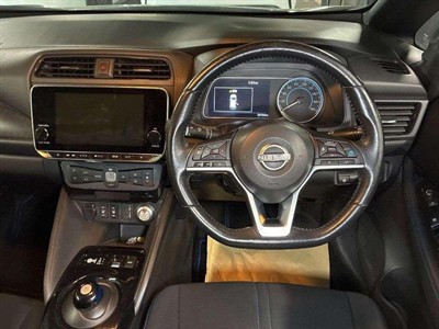 2021 Nissan Leaf - Thumbnail