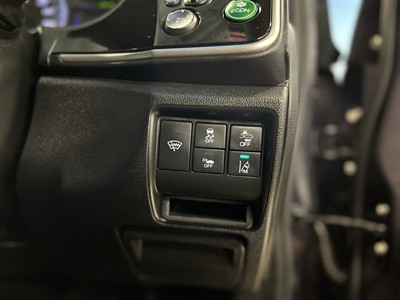 2017 Honda Grace - Thumbnail