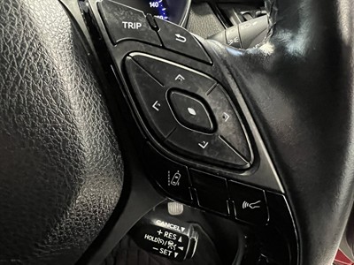 2017 Toyota C-HR - Thumbnail